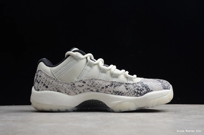 Light Low Bone Air CD6846-002 SE Snake Jordan 11 0804